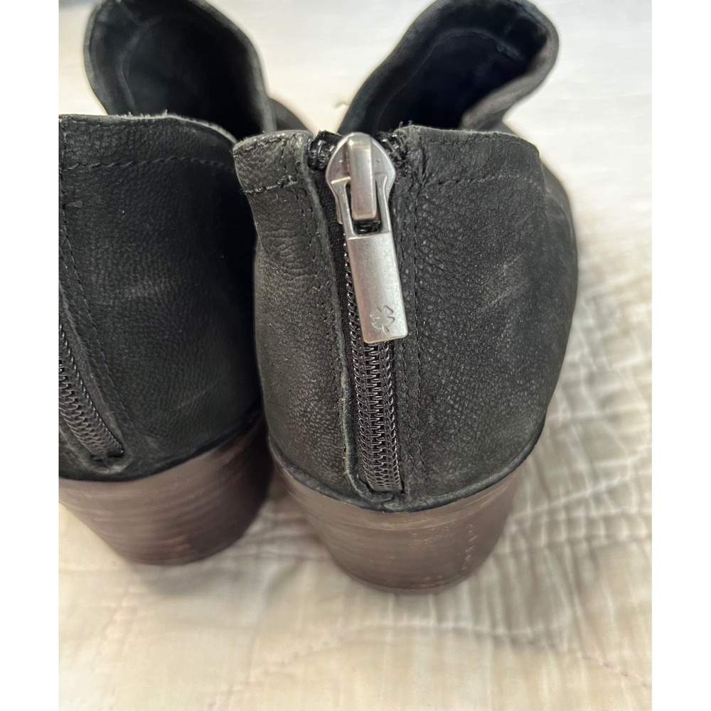 Lucky Brand Fitina Black Leather Ankle Booties V-Cut Stacked Heel Size 11 M - Picture 5 of 8
